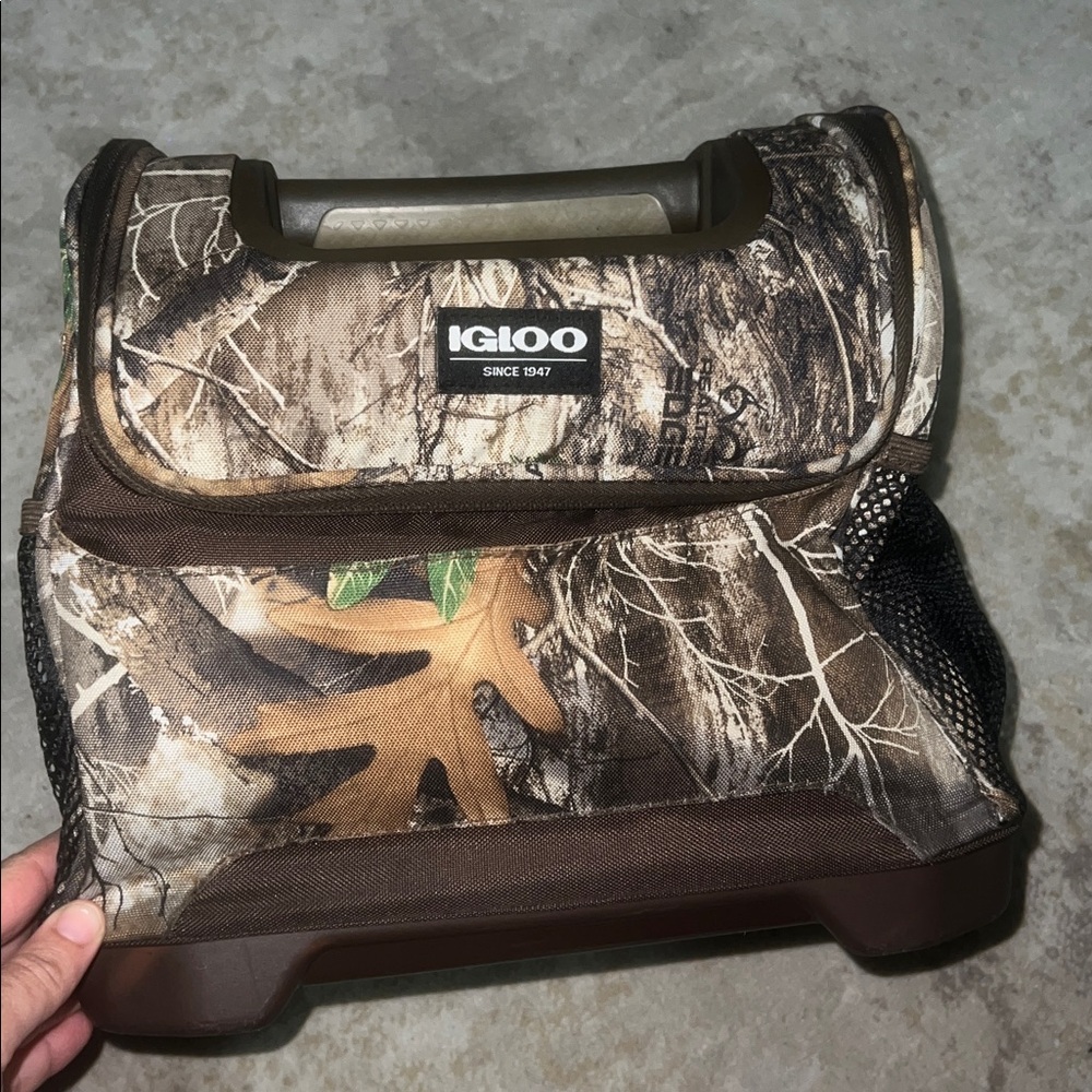 Igloo 18 Can Laguna Soft Sided Cooler Bag, Realtree™ Brown Camo - Picture 7 of 12